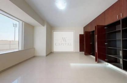 Townhouse - 3 - 4 for rent in Golden Sands Tower - Al Barsha 1 - Al Barsha - Dubai
