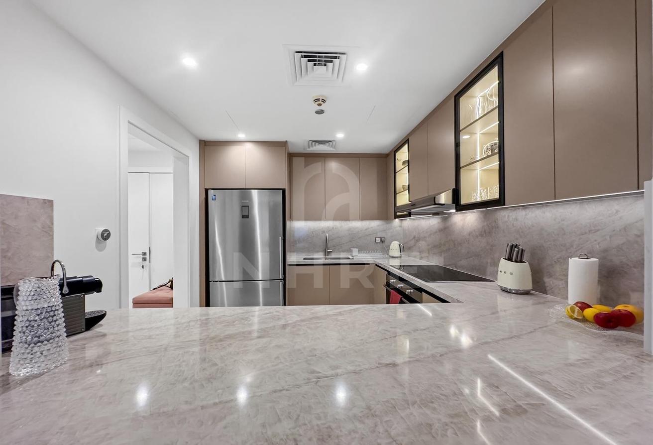 Park View | Fully Furnished/Upgraded | Bills Opt. photo 12