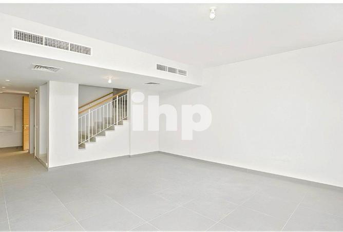 Vacant | Green Belt - Back | Unfurnished photo 3