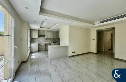 Villa - 2 Bedrooms - 2 Bathrooms for rent in Springs 11 - The Springs - Dubai