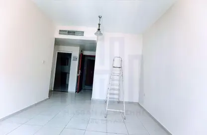 Apartment - 1 Bedroom - 1 Bathroom for rent in Muweileh Community - Muwaileh Commercial - Sharjah