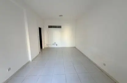 شقة - 2 غرف نوم - 2 حمامات للايجار في السور - القاسمية - الشارقة