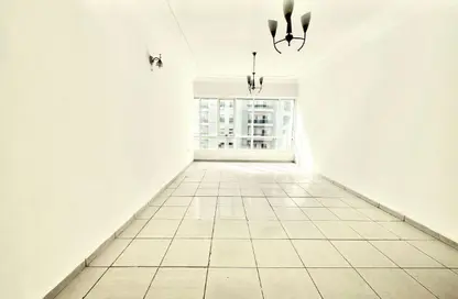 شقة - غرفة نوم - 2 حمامات للايجار في شارع التعاون - التعاون - الشارقة