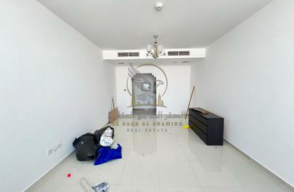 Apartment - 2 - 3 for rent in Al Mamzar - Al Mamzar - Sharjah - Sharjah