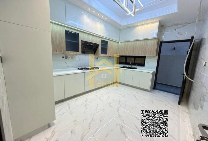 78184355 - Property Image 3