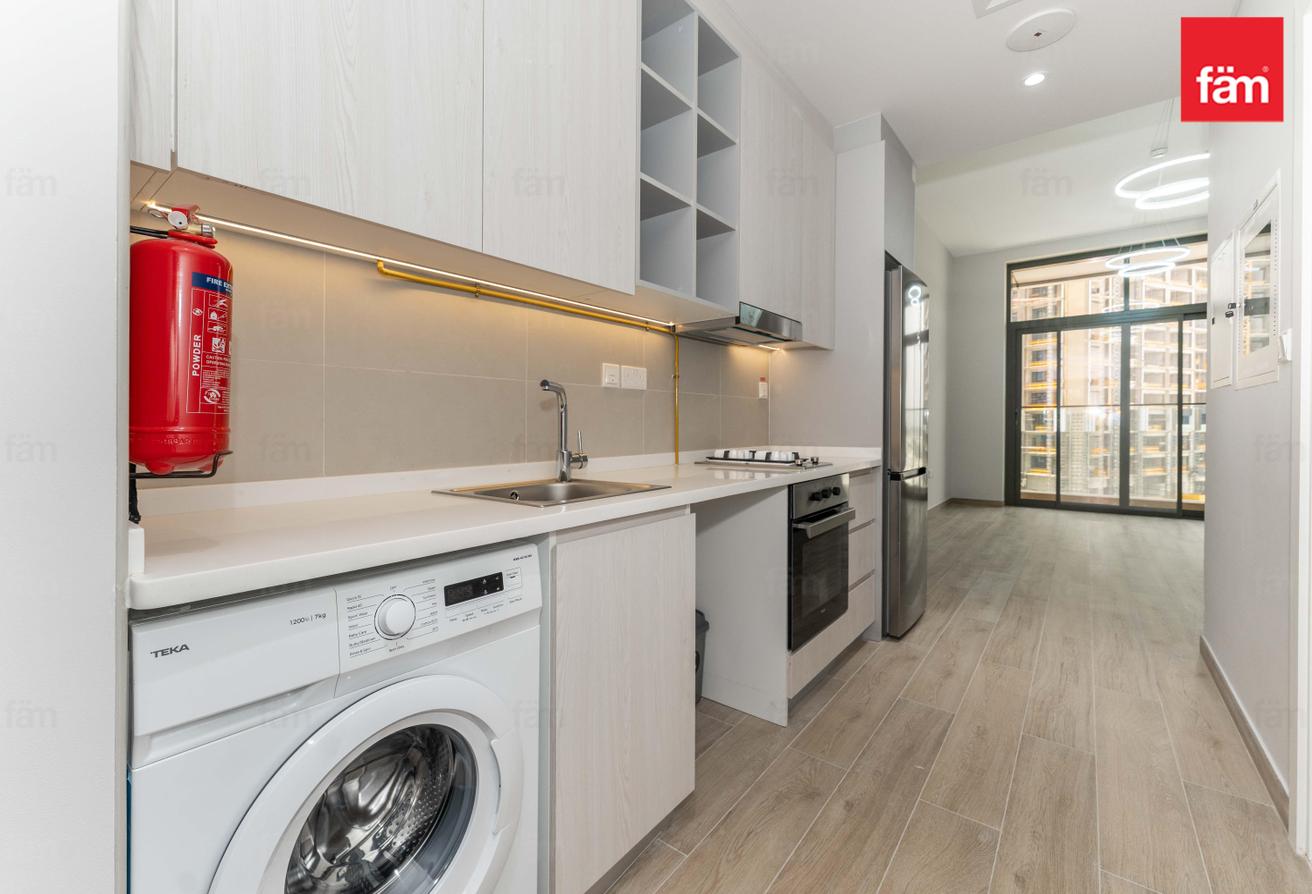 Brand New Studio | Business Bay | Vacant photo 5