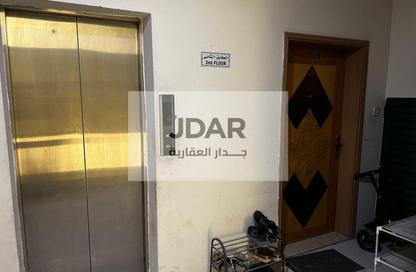 عمارة بالكامل - 8 غرف نوم - 8 حمامات للبيع في مبنى مويلح - مويلح - الشارقة