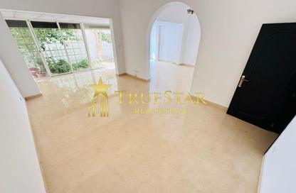 Villa - 4 Bedrooms - 4 Bathrooms for rent in Jumeirah 1 Villas - Jumeirah 1 - Jumeirah - Dubai