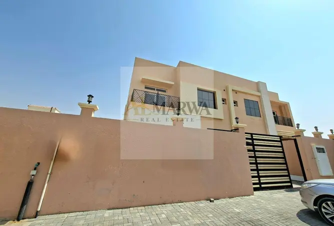 155589237 - Property Image 2