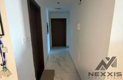 شقة - 2 غرف نوم - 4 حمامات للايجار في الجادة الخامسه - الفرجان - دبي