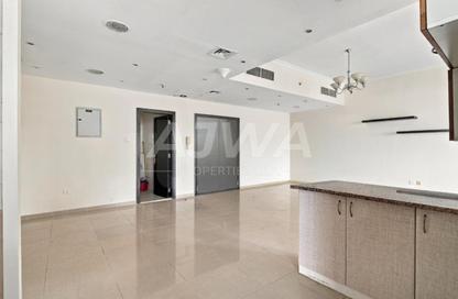 Apartment - 2 - 3 for rent in Lake City Tower - JLT Cluster D - Jumeirah Lake Towers - Dubai