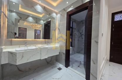 Villa - 4 - 6 for sale in Al Zaheya Gardens - Al Zahya - Ajman