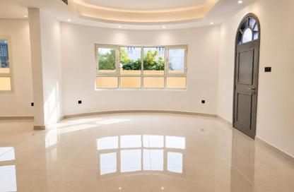 Villa - 6 - 7 for rent in Al Manara - Dubai