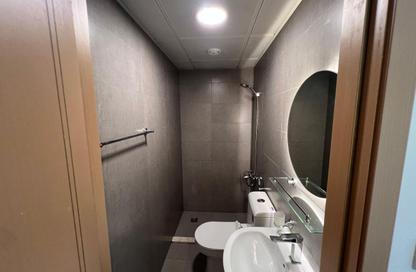 Apartment - Studio - 1 Bathroom for rent in Tourist Club Area - Abu Dhabi