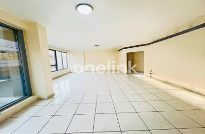 Apartment - 3 - 2 for rent in Golden Sands 8 - Al Mankhool - Bur Dubai - Dubai