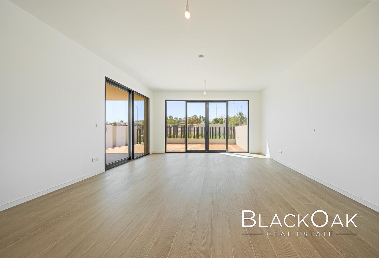 4BR Townhouse | Large Plot | Vacant | Vastu photo 5