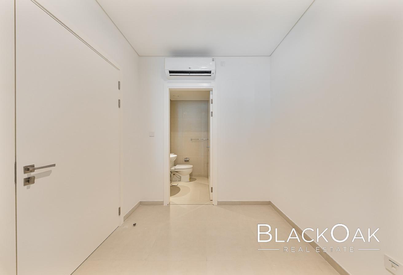 4BR Townhouse | Large Plot | Vacant | Vastu photo 9