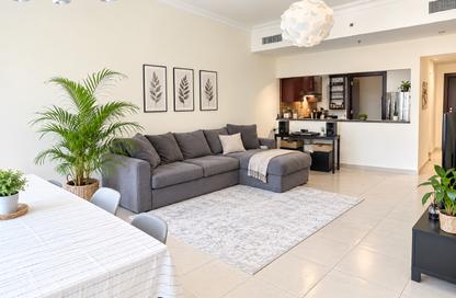 Apartment - 1 - 2 for sale in Lake Shore Tower - JLT Cluster Y - Jumeirah Lake Towers - Dubai Apartment - 1 - 2 for sale in Lake Shore Tower - JLT Cluster Y - Jumeirah Lake Towers - Dubai
