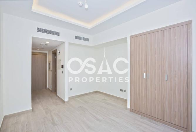 Bigger Layout | Large Terrace | Vacant photo 3