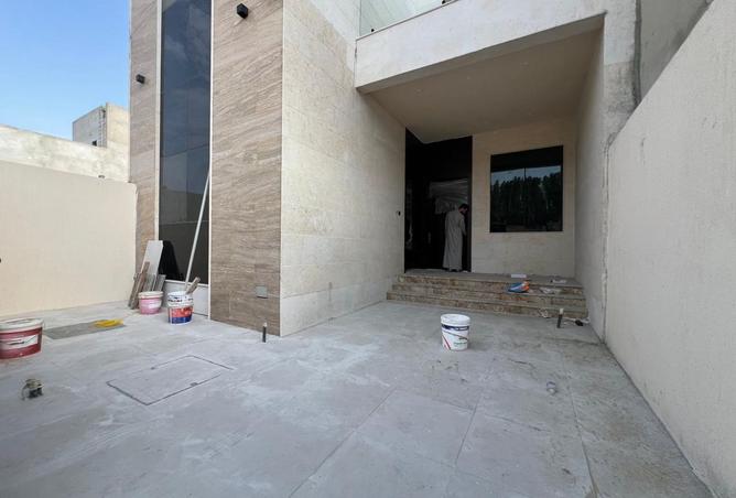 136574370 - Property Image 2