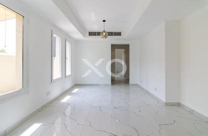 Villa - 2 Bedrooms - 3 Bathrooms for rent in Springs 11 - The Springs - Dubai
