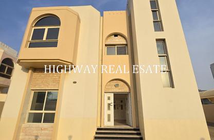 Villa - 4 - 5 for rent in Al Falaj - Al Riqqa - Sharjah