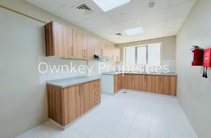 Apartment - 2 Bedrooms - 3 Bathrooms for rent in Titanium Tower - Al Karama - Dubai