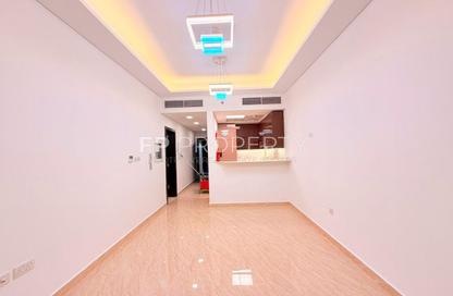 Apartment - 1 Bedroom - 2 Bathrooms for rent in Samana Greens - Arjan - Dubai