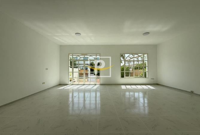 71118133 - Property Image 3