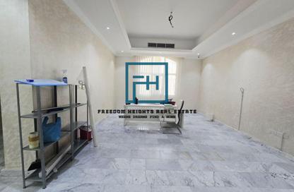 Townhouse - 3 Bedrooms - 5 Bathrooms for rent in Hoshi - Al Badie - Sharjah
