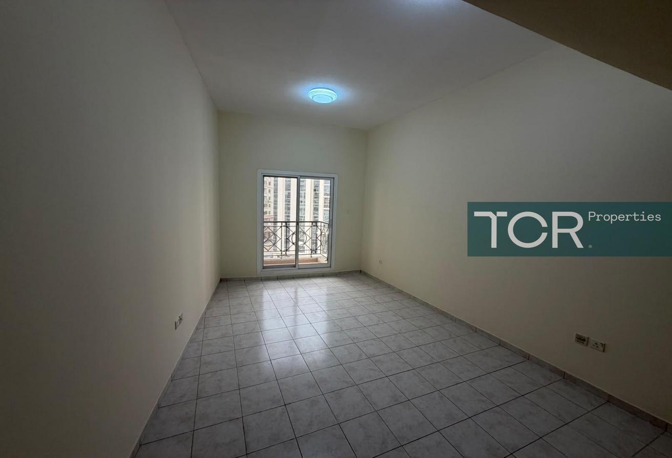 Company staff Welcome| 2BHK with balcony for Rent photo 7