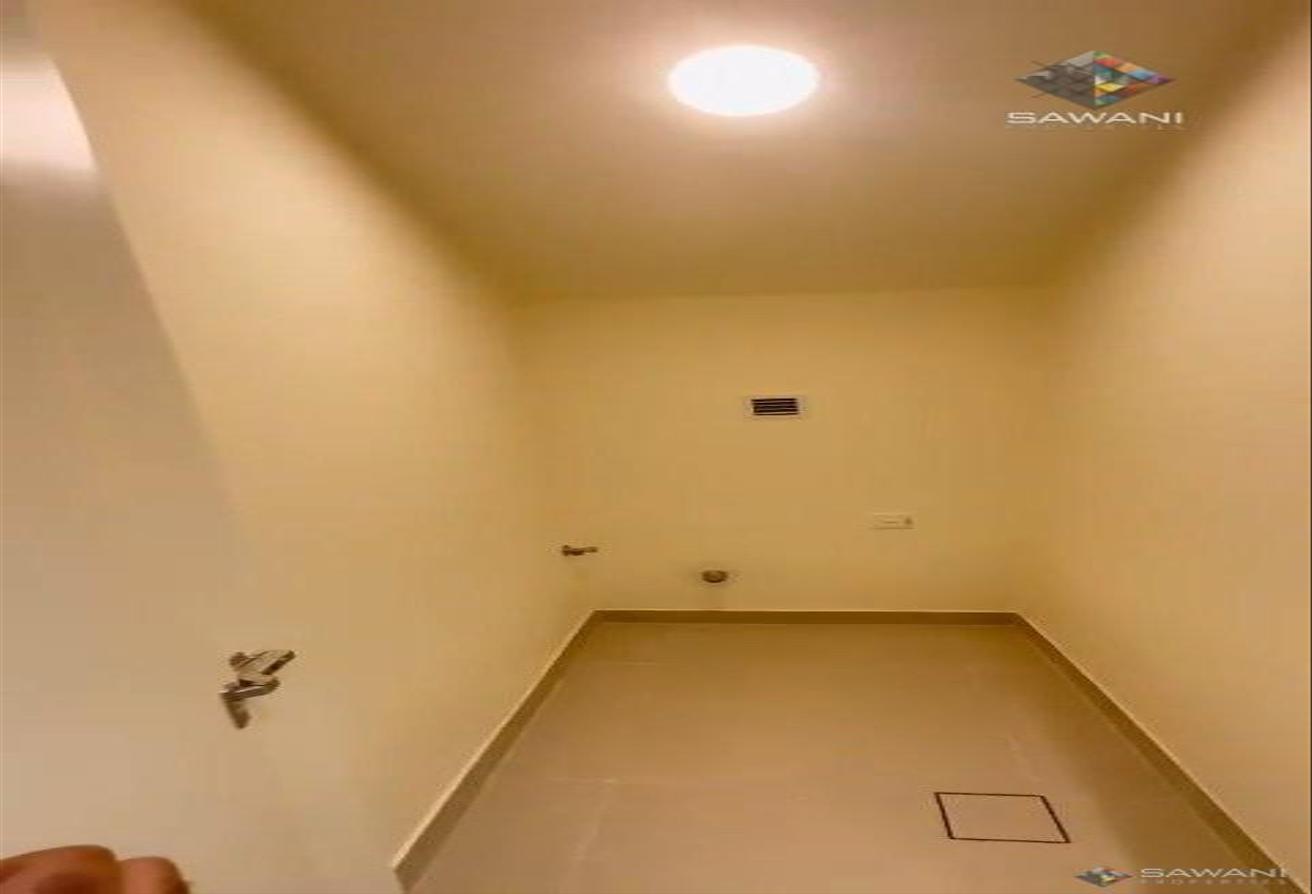 3BR + Maid | Spacious Villa | Chiller Free photo 12