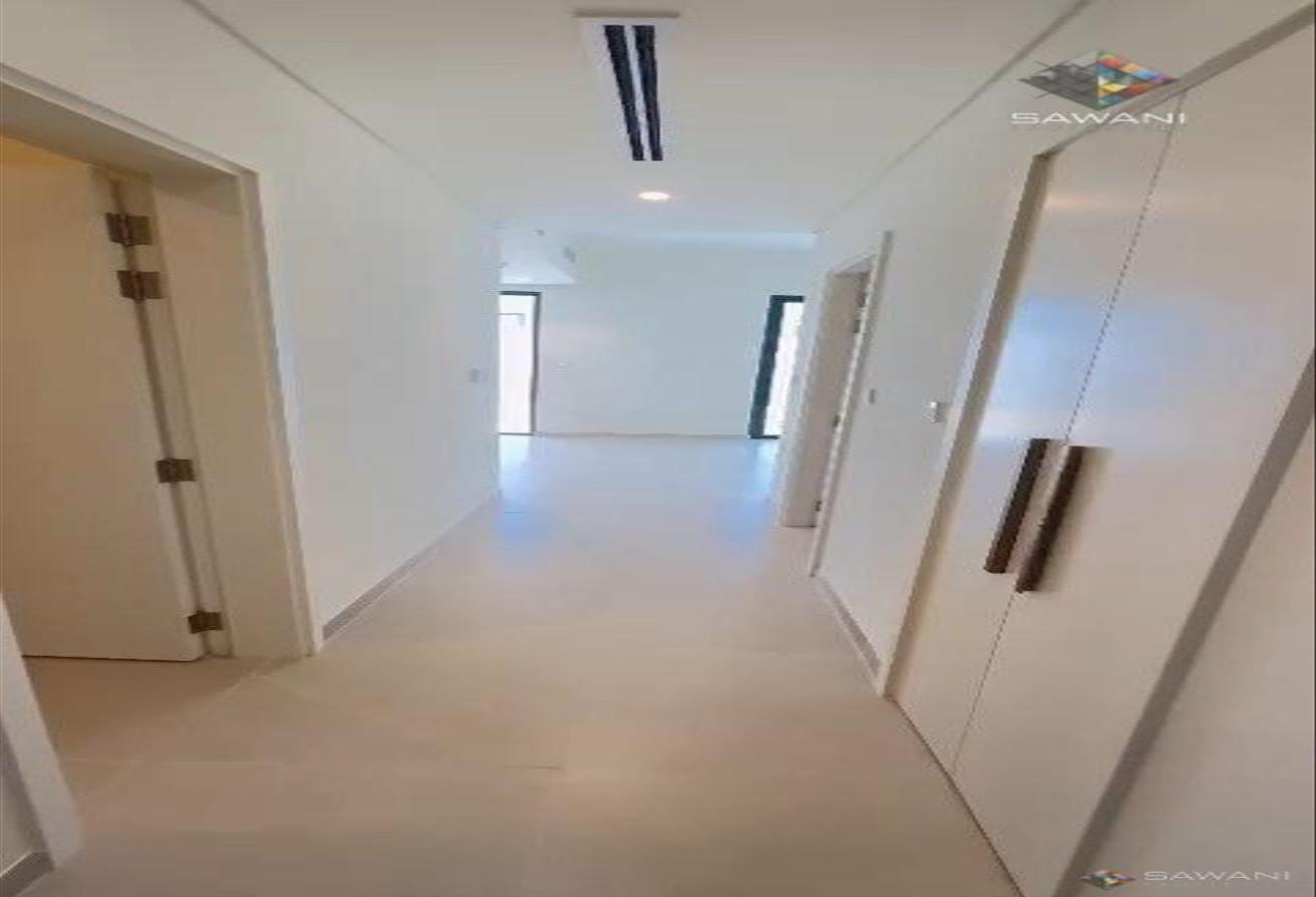 3BR + Maid | Spacious Villa | Chiller Free photo 11