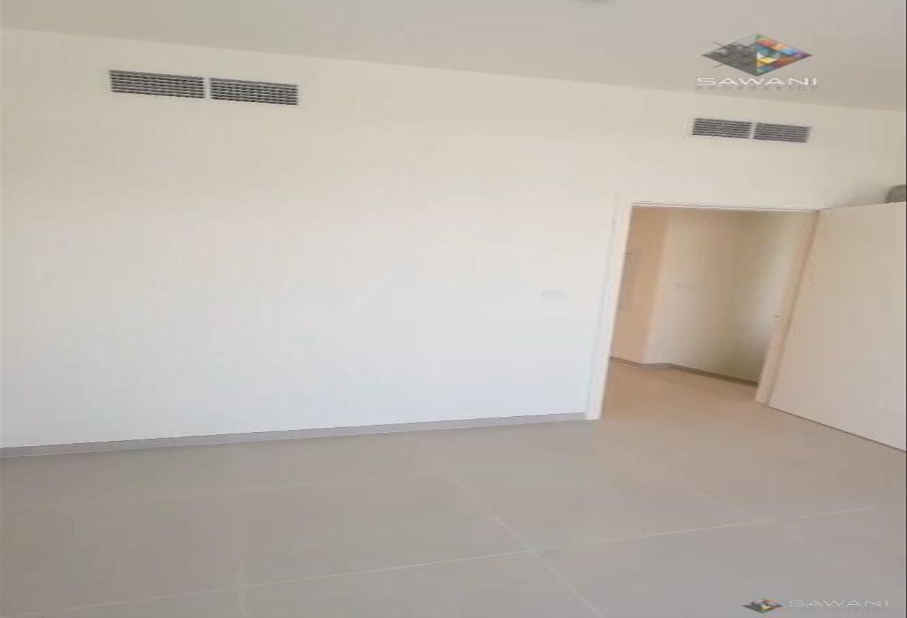 3BR + Maid | Spacious Villa | Chiller Free photo 16