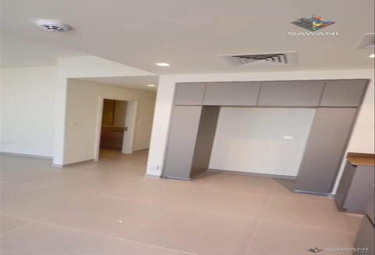 3BR + Maid | Spacious Villa | Chiller Free photo 10
