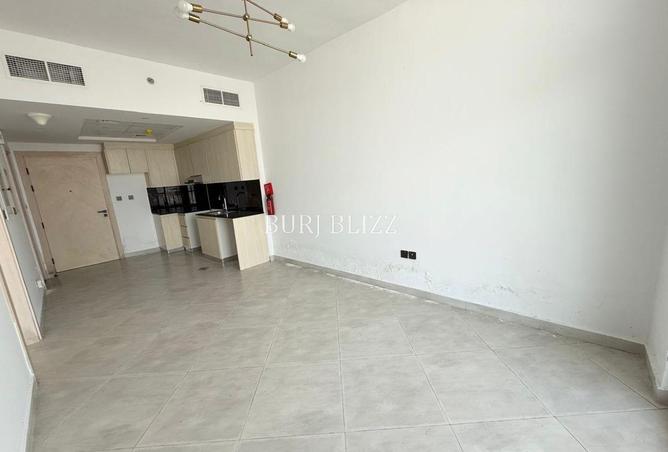 Spacious 1BR | High Floor | Landmark Views photo 2