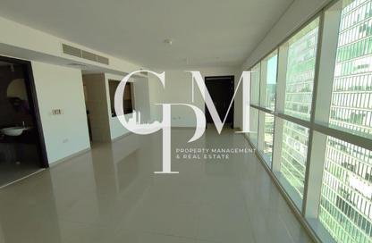 Apartment - 1 Bedroom - 2 Bathrooms for rent in RAK Tower - Marina Square - Al Reem Island - Abu Dhabi