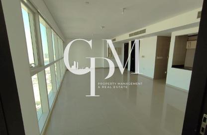 Apartment - 1 Bedroom - 2 Bathrooms for rent in RAK Tower - Marina Square - Al Reem Island - Abu Dhabi