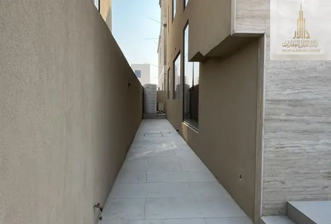 161443401 - Property Image 2