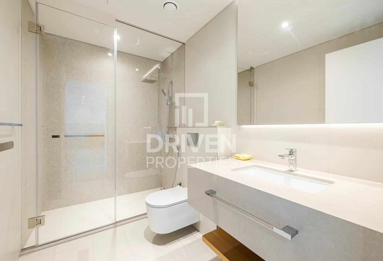 Brand New | Luxury Apt with Beach Access photo 9