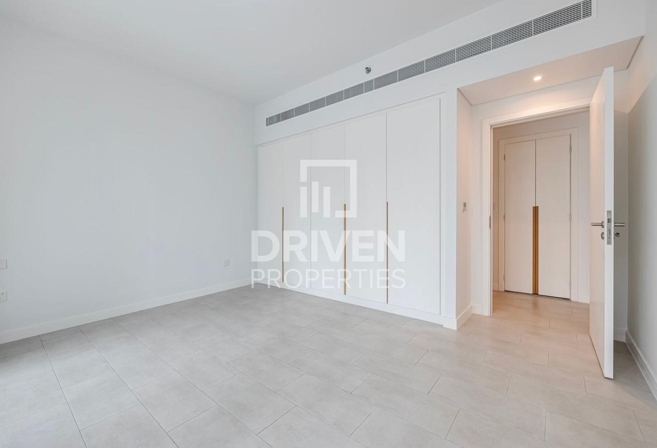 Brand New | Luxury Apt with Beach Access photo 7