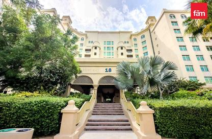Apartment - 1 Bedroom - 2 Bathrooms for rent in Jash Hamad - Shoreline Apartments - Palm Jumeirah - Dubai