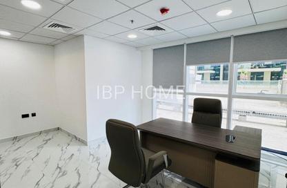 Business Centre - Studio - 2 Bathrooms for rent in Iris Bay - Business Bay - Dubai