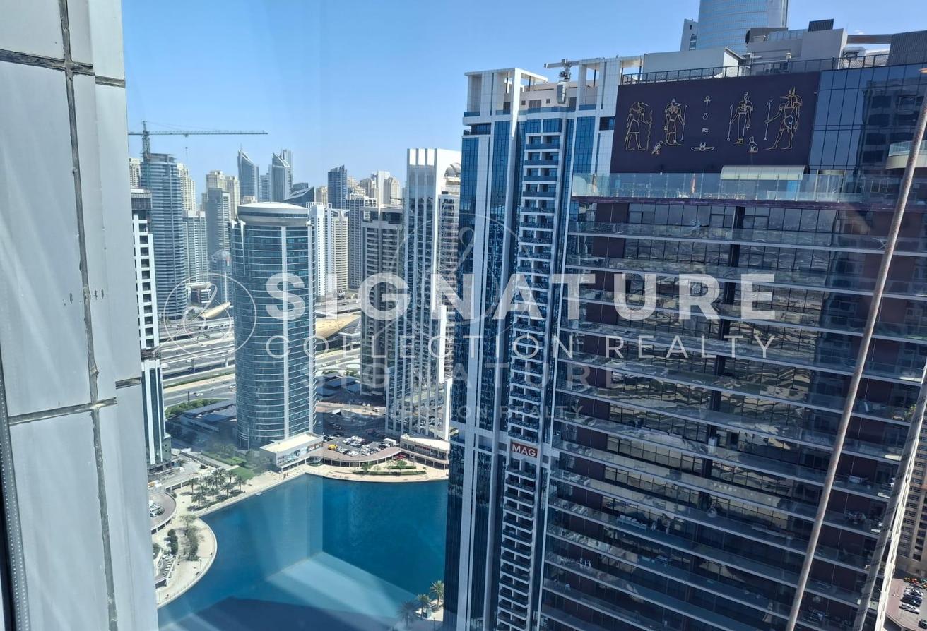 High Floor | Vacant | Well maintained photo 2