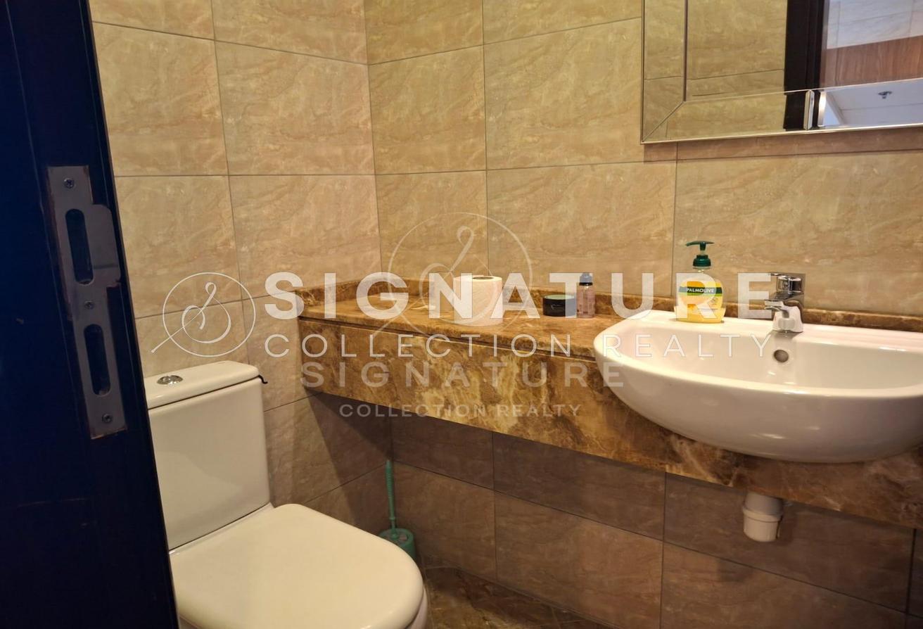 High Floor | Vacant | Well maintained photo 15