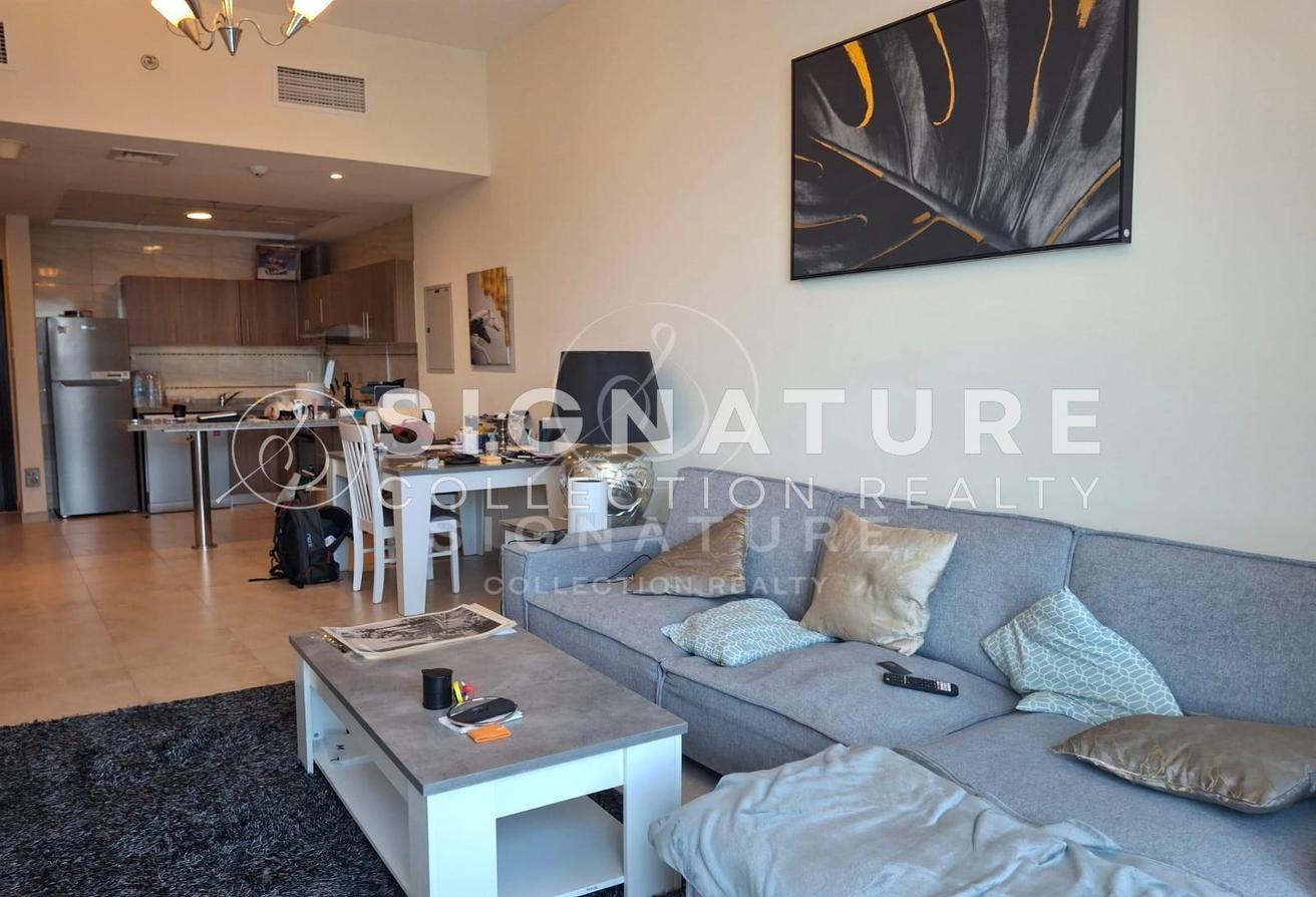 High Floor | Vacant | Well maintained photo 4