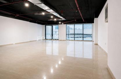 Office Space - Studio - 1 for rent in The Regal Tower - Business Bay - Dubai Office Space - Studio - 1 for rent in The Regal Tower - Business Bay - Dubai