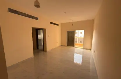 شقة - غرفة نوم - 2 حمامات للايجار في الجرف 3 - الجرف - عجمان وسط المدينة - عجمان