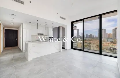 شقة - غرفة نوم - 2 حمامات للبيع في كاتش ريزيدينس لاي جي او - الضاحية 12 - قرية جميرا الدائرية - دبي