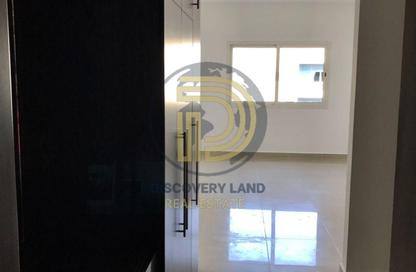 Apartment - 2 Bedrooms - 3 Bathrooms for sale in Tower 1 - Al Reef Downtown - Al Reef - Abu Dhabi